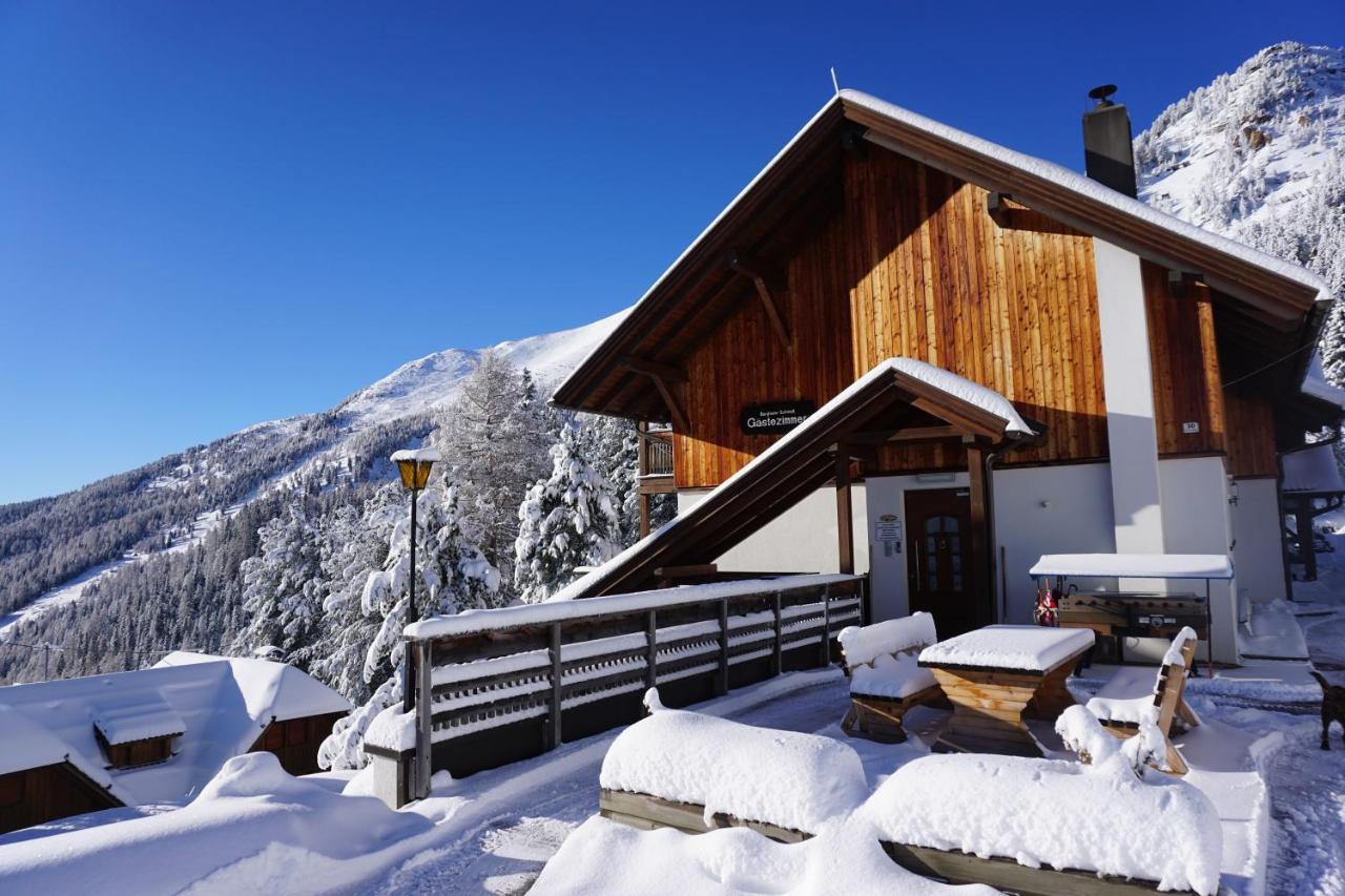 Bergheim Schmidt: Alpine Forest Huts on the Slopes Apartment Turracher Hoehe Exterior photo