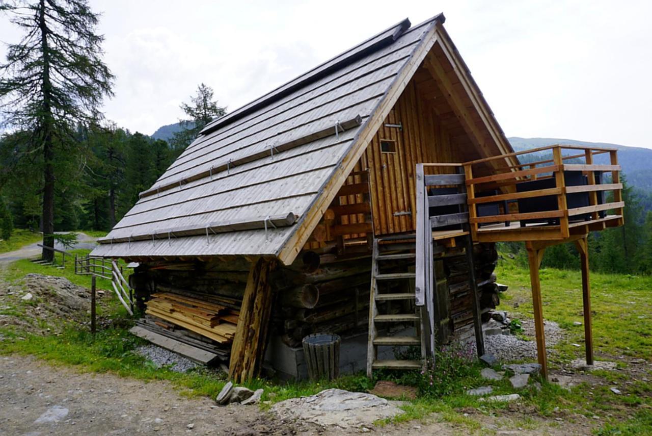 Bergheim Schmidt: Alpine Forest Huts on the Slopes Apartment Turracher Hoehe Exterior photo